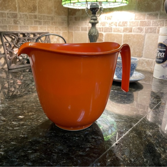 Vintage Rubbermaid 6 Cup Batter Bowl - Picture 2 of 9